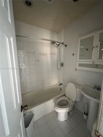 7150 Coolidge St, Hollywood, FL 33024