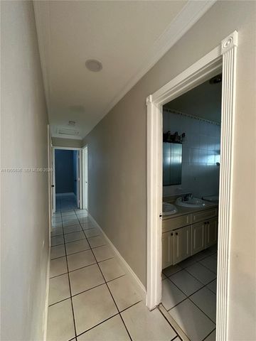 7150 Coolidge St, Hollywood, FL 33024