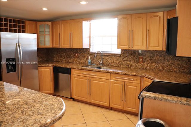 7150 Coolidge St, Hollywood, FL 33024