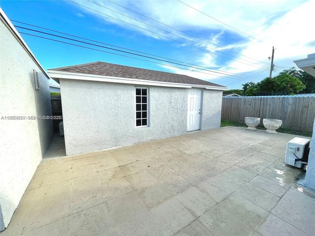 7150 Coolidge St, Hollywood, FL 33024