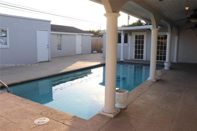 7150 Coolidge St, Hollywood, FL 33024