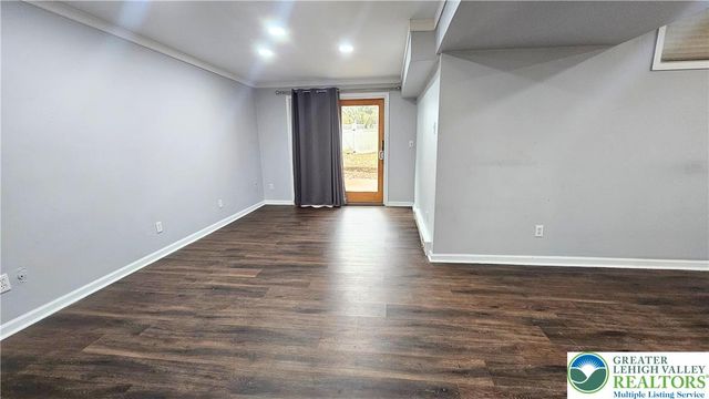 1036 1st Avenue, Hellertown Boro, PA 18055