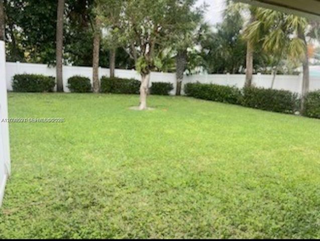 323 Northlake Dr 325, North Palm Beach, FL 33408