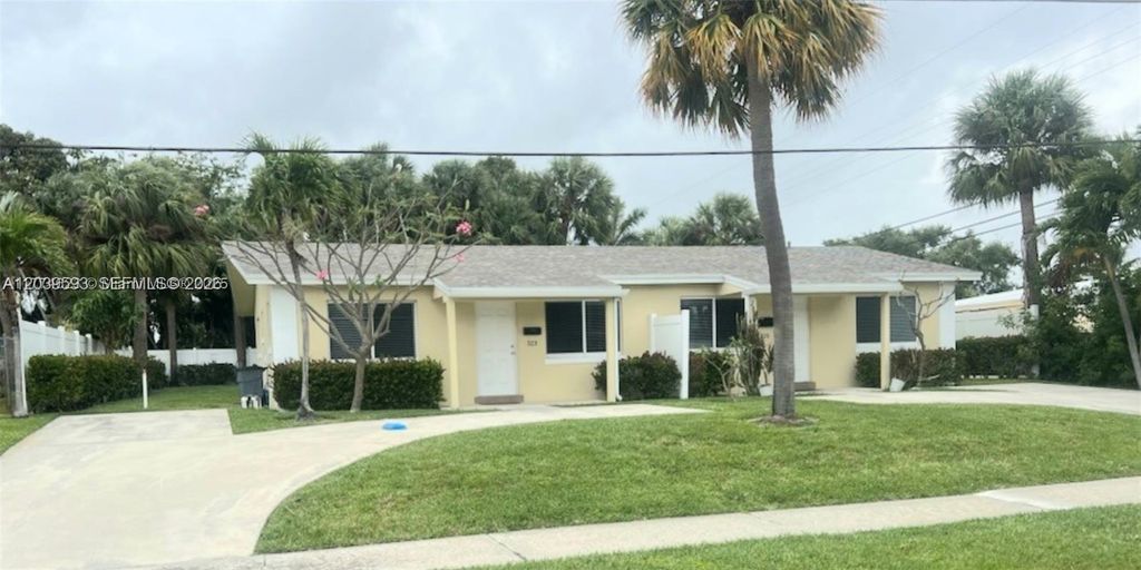 323 Northlake Dr 325, North Palm Beach, FL 33408