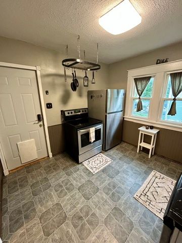 308 34th Street NE, Cedar Rapids, IA 52402