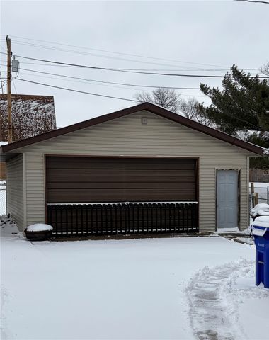 308 34th Street NE, Cedar Rapids, IA 52402