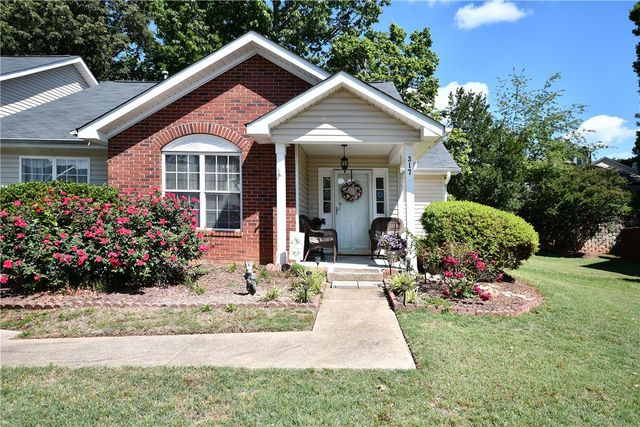 317 Woodruff Park Lane, Simpsonville, SC 29681
