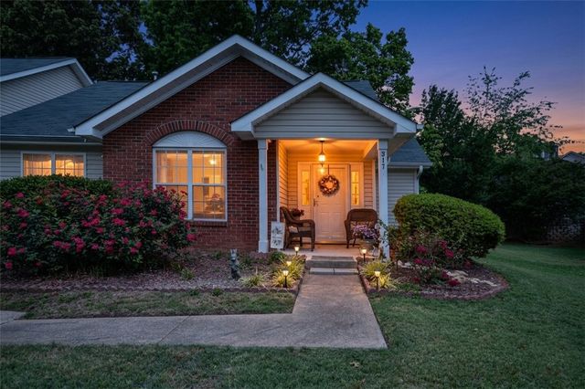 317 Woodruff Park Lane, Simpsonville, SC 29681