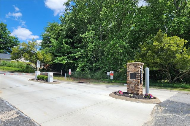 317 Woodruff Park Lane, Simpsonville, SC 29681