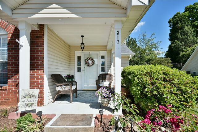 317 Woodruff Park Lane, Simpsonville, SC 29681