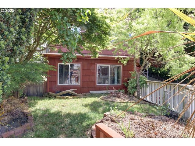 3162 MARINE Dr, Astoria, OR 97103