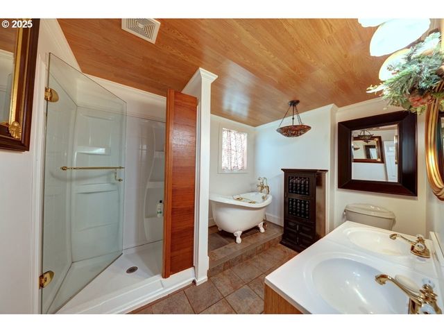 3162 MARINE Dr, Astoria, OR 97103