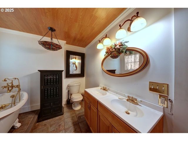 3162 MARINE Dr, Astoria, OR 97103