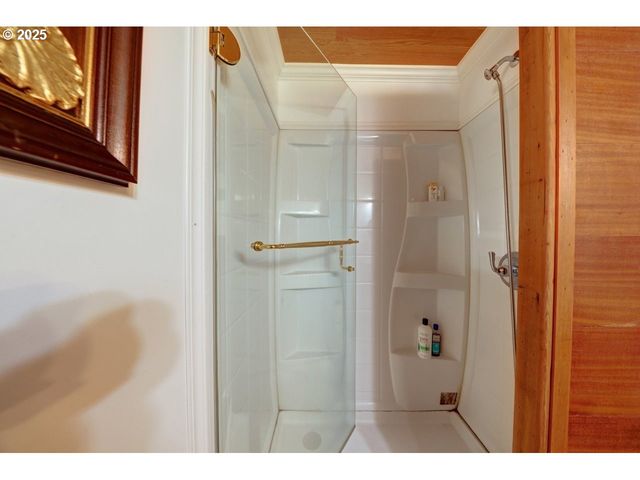 3162 MARINE Dr, Astoria, OR 97103