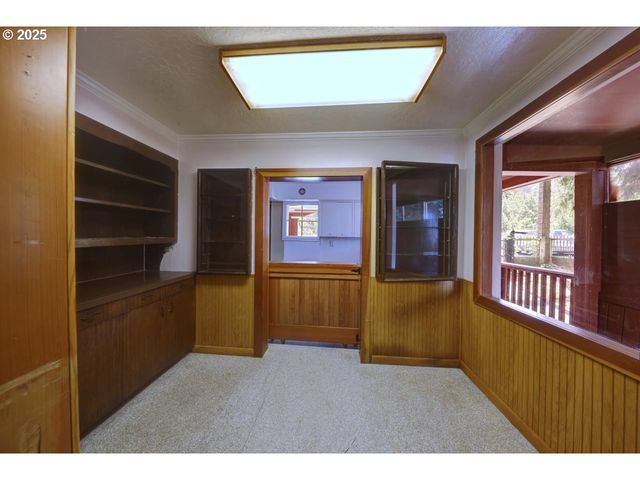 3162 MARINE Dr, Astoria, OR 97103