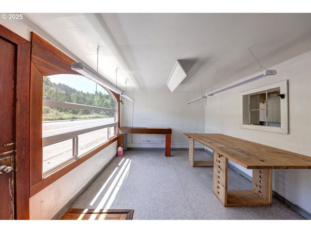 3162 MARINE Dr, Astoria, OR 97103