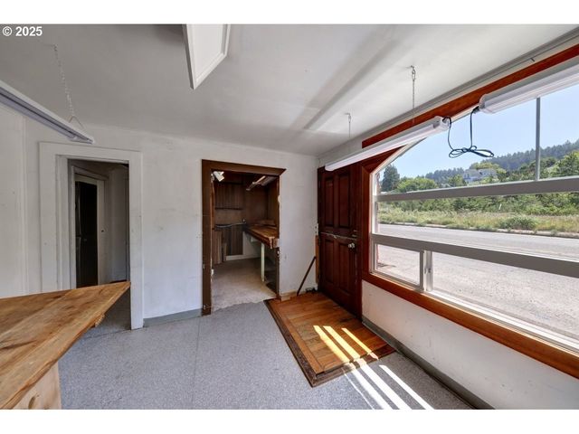 3162 MARINE Dr, Astoria, OR 97103