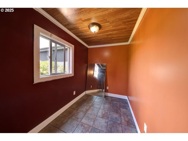 3162 MARINE Dr, Astoria, OR 97103