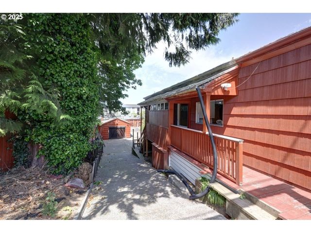 3162 MARINE Dr, Astoria, OR 97103