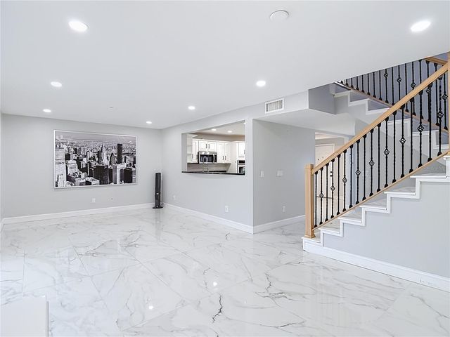 8725 BAY POINTE DRIVE, Tampa, FL 33615