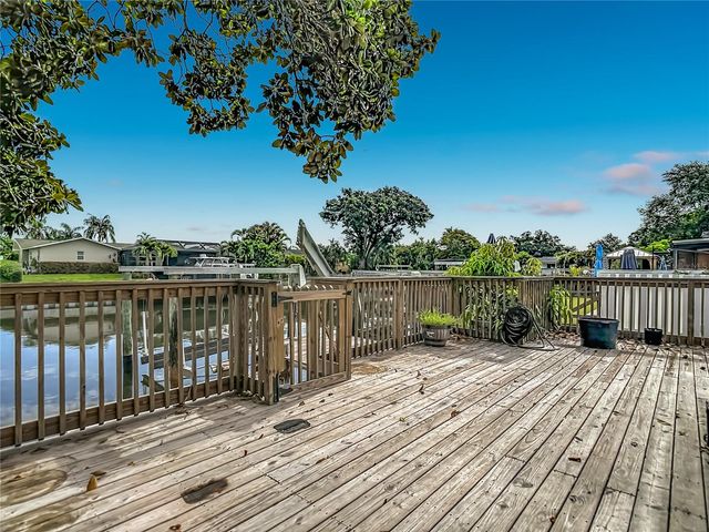 8725 BAY POINTE DRIVE, Tampa, FL 33615