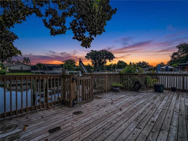 8725 BAY POINTE DRIVE, Tampa, FL 33615