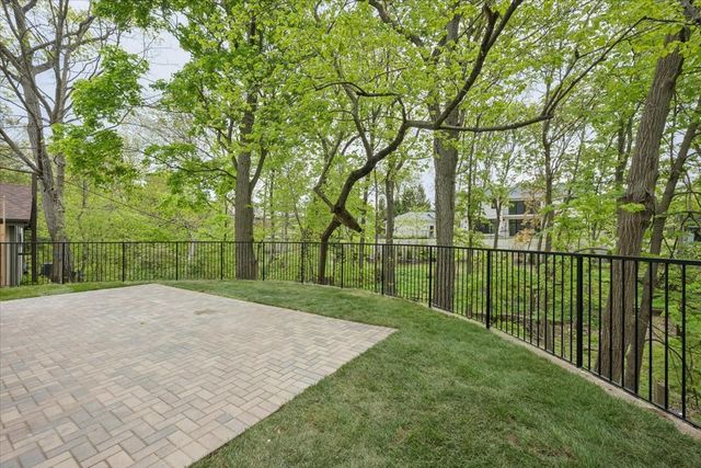 120 Crescent Drive, Glencoe, IL 60022