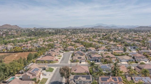 26101 Shady Brook, Murrieta, CA 92563