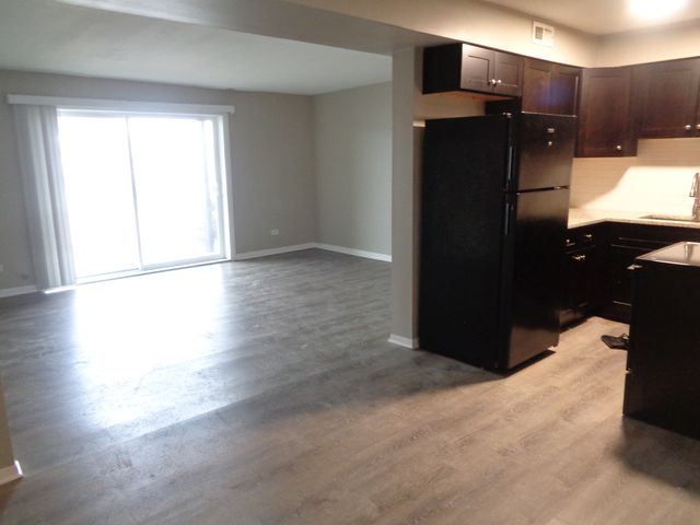 9729 Ridgeland Avenue 102C, Oak Lawn, IL 60453