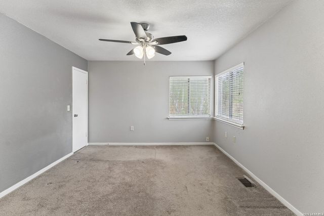 5823 Misty Gln, San Antonio, TX 78247