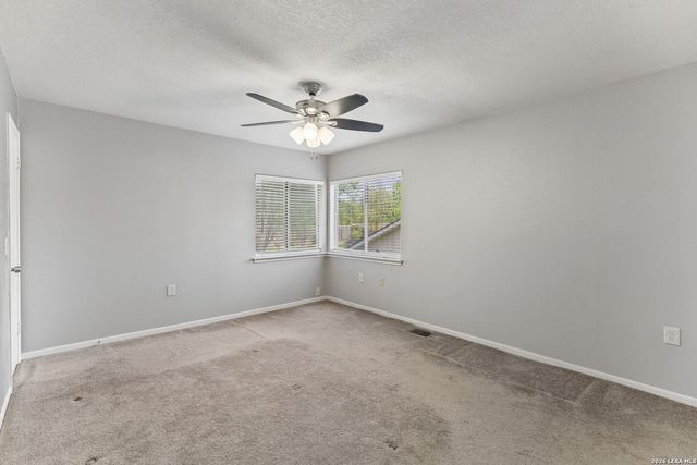 5823 Misty Gln, San Antonio, TX 78247