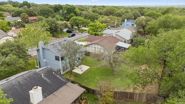 5823 Misty Gln, San Antonio, TX 78247