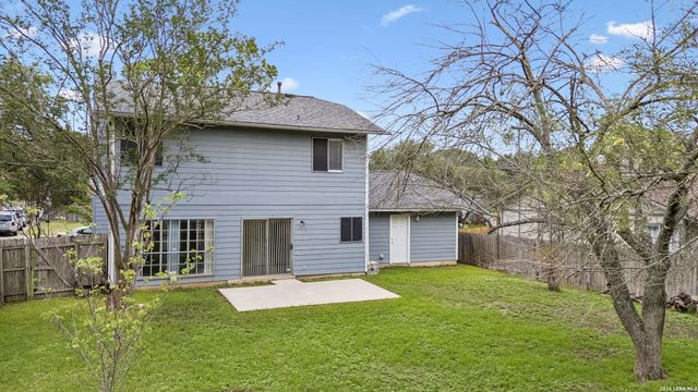 5823 Misty Gln, San Antonio, TX 78247