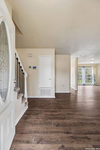 5823 Misty Gln, San Antonio, TX 78247