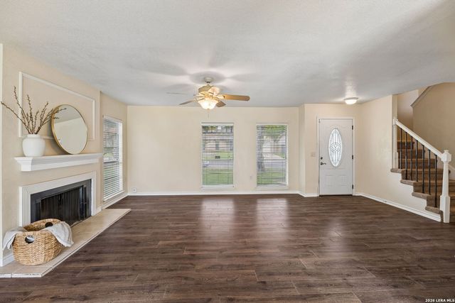 5823 Misty Gln, San Antonio, TX 78247
