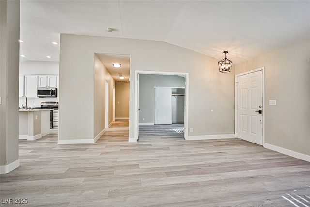 9514 Teton Vista Avenue, Las Vegas, NV 89117