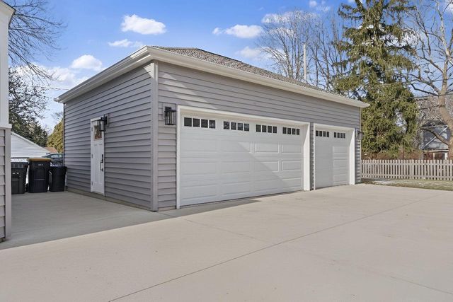 8140 Stickney AVENUE, Wauwatosa, WI 53213