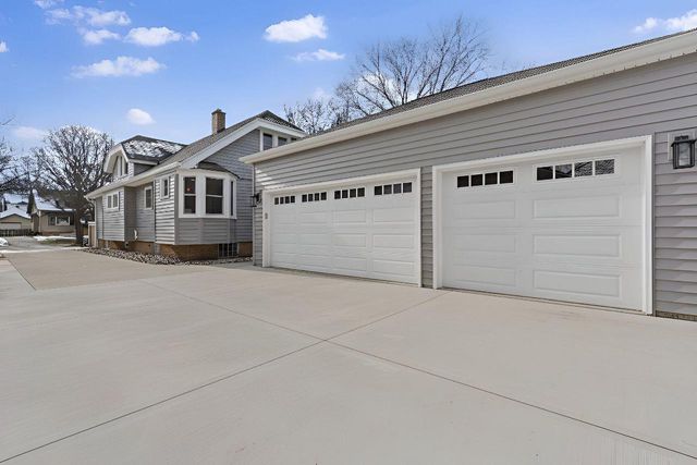 8140 Stickney AVENUE, Wauwatosa, WI 53213