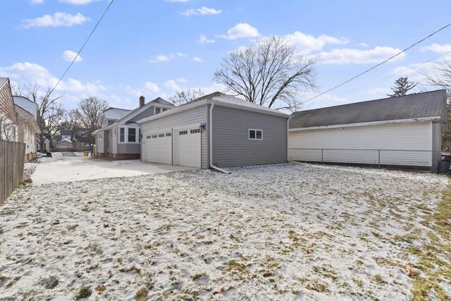 8140 Stickney AVENUE, Wauwatosa, WI 53213