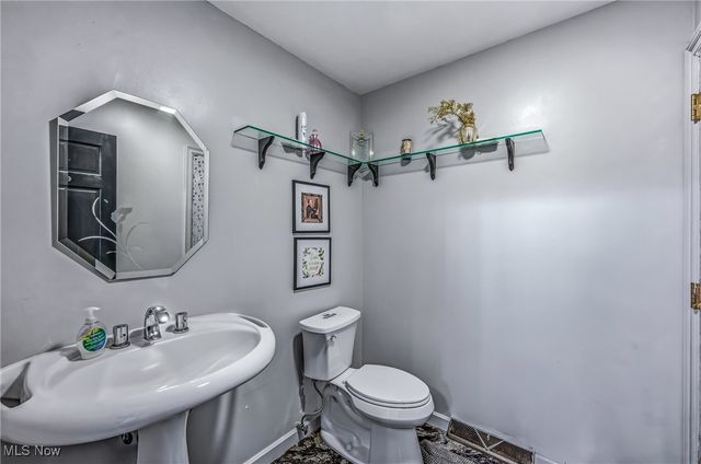 9175 Detwiler Road, Canfield, OH 44406