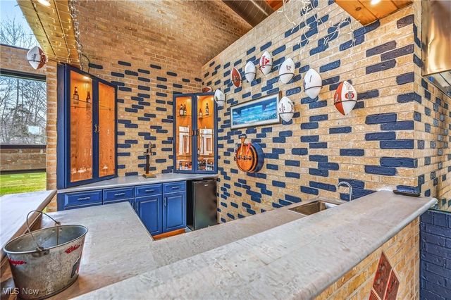 9175 Detwiler Road, Canfield, OH 44406