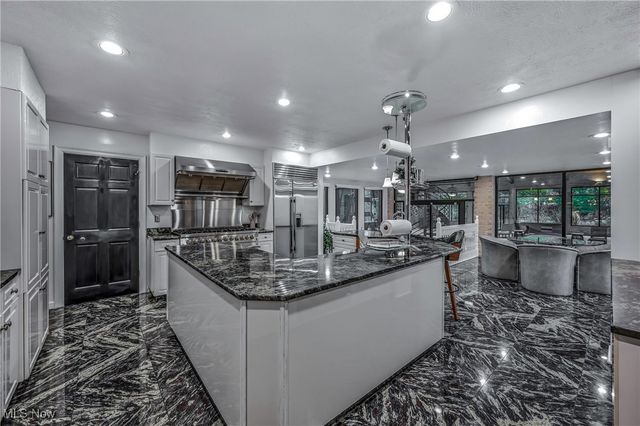 9175 Detwiler Road, Canfield, OH 44406