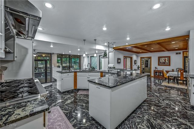 9175 Detwiler Road, Canfield, OH 44406