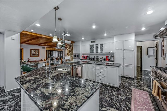 9175 Detwiler Road, Canfield, OH 44406