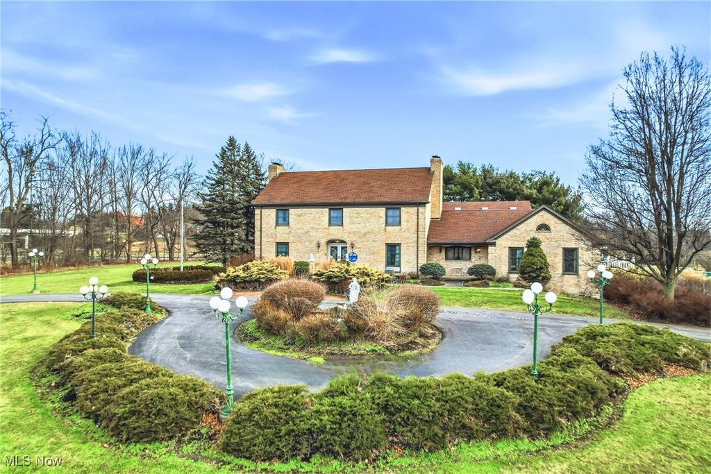 9175 Detwiler Road, Canfield, OH 44406