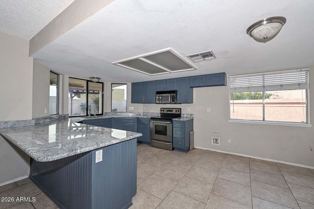 1719 W YUKON Drive, Phoenix, AZ 85027