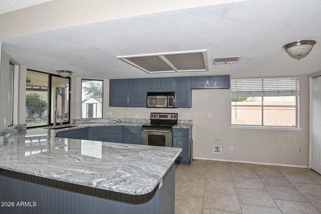 1719 W YUKON Drive, Phoenix, AZ 85027