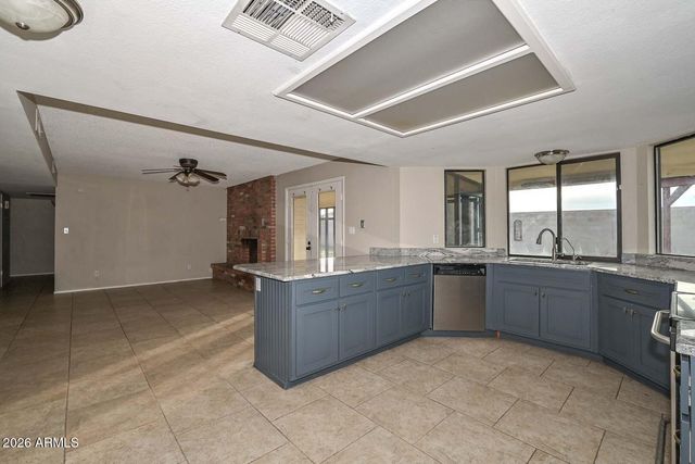 1719 W YUKON Drive, Phoenix, AZ 85027