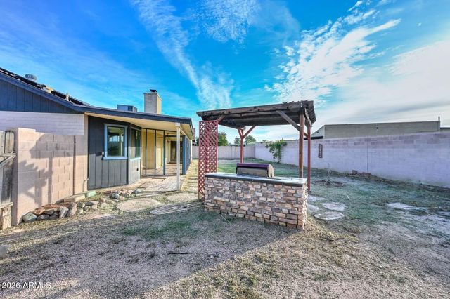 1719 W YUKON Drive, Phoenix, AZ 85027