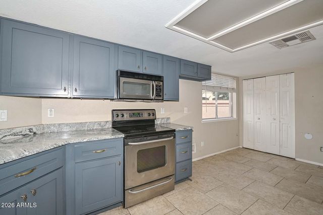 1719 W YUKON Drive, Phoenix, AZ 85027